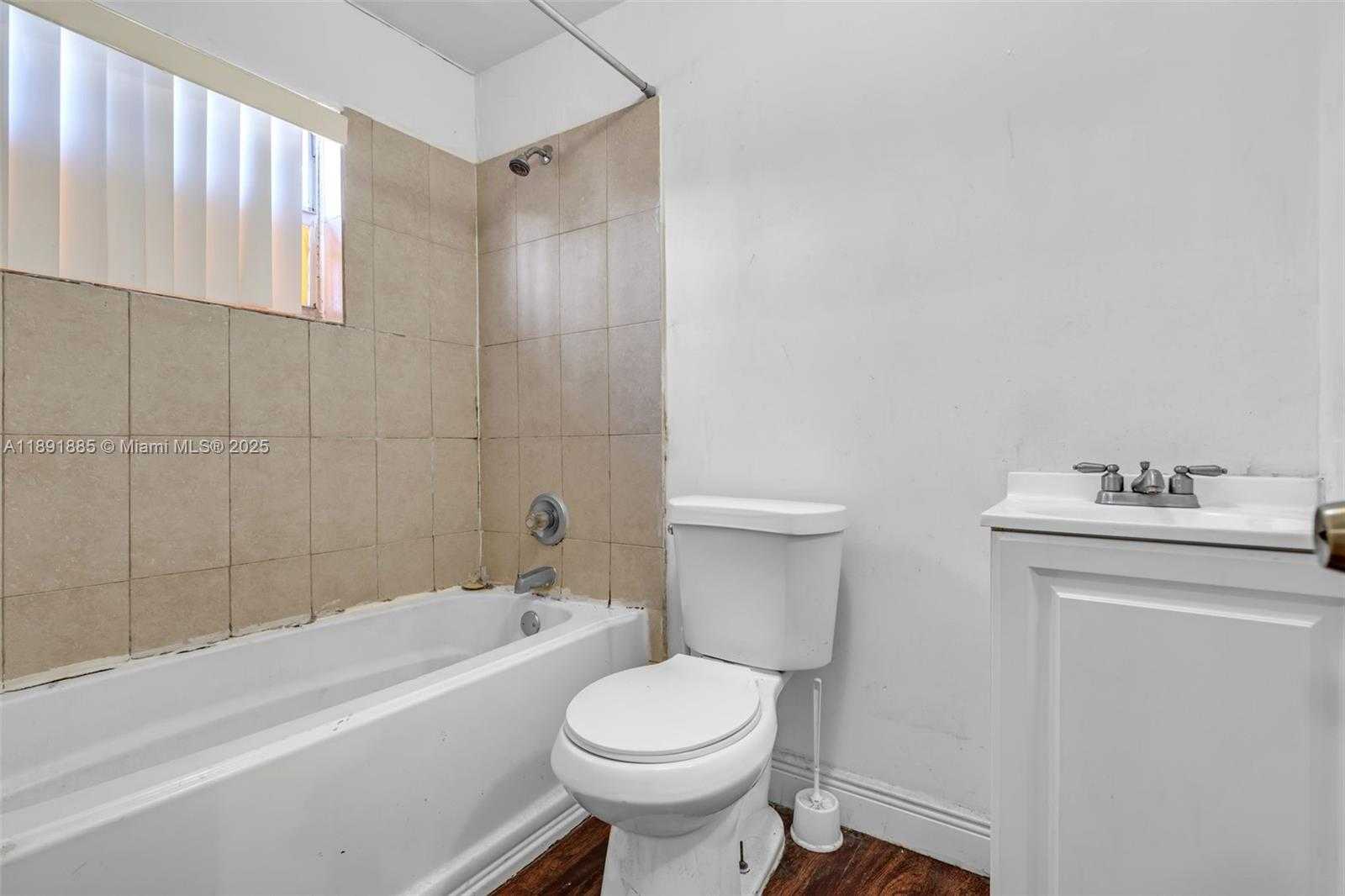 Small Image of 230 EAST 62ND ST, Hialeah Number 31