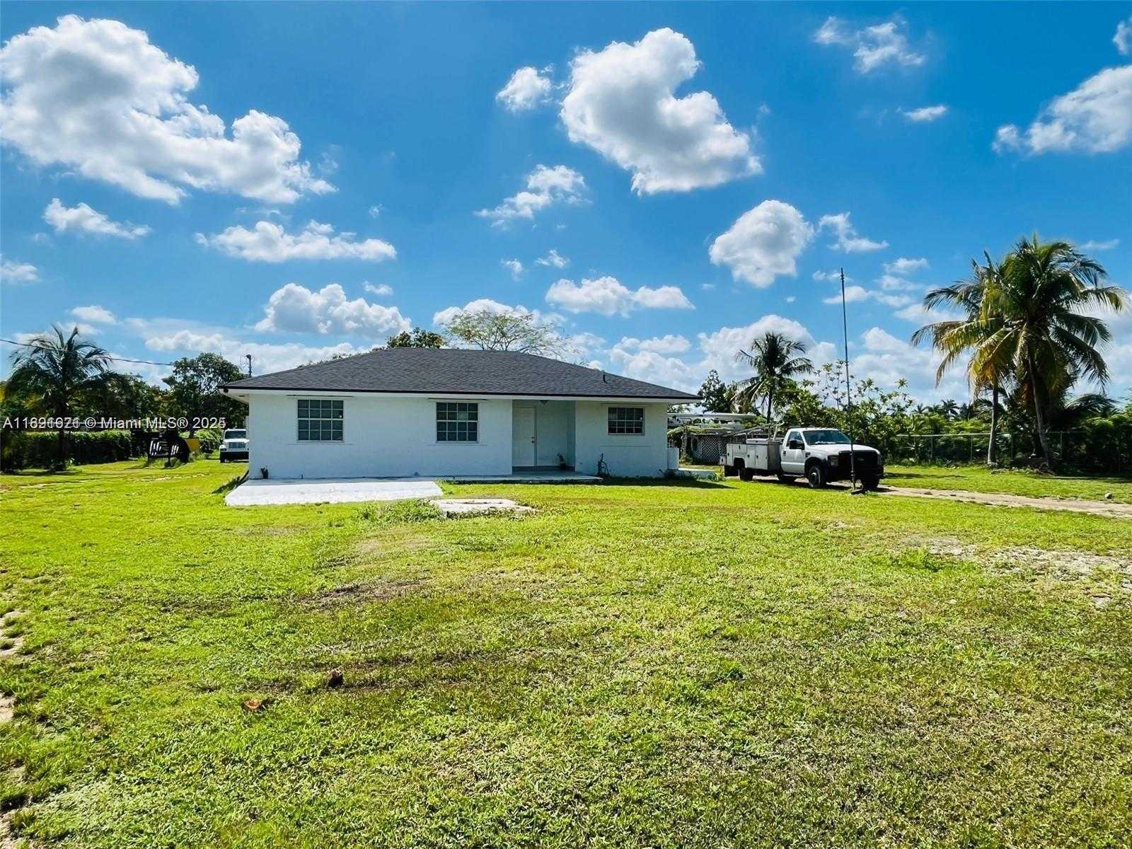 Small Image of 39001 SOUTH WEST 209TH AVE, Homestead Number 4