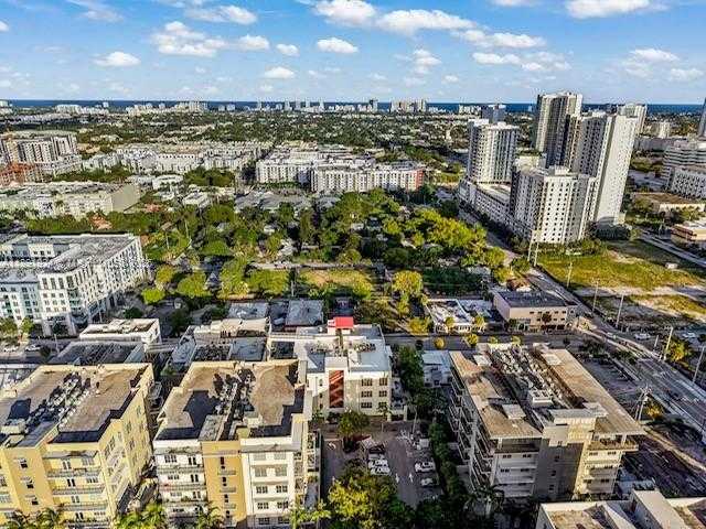 Small Image of 425 NORTH ANDREWS AVE, Fort Lauderdale Number 4