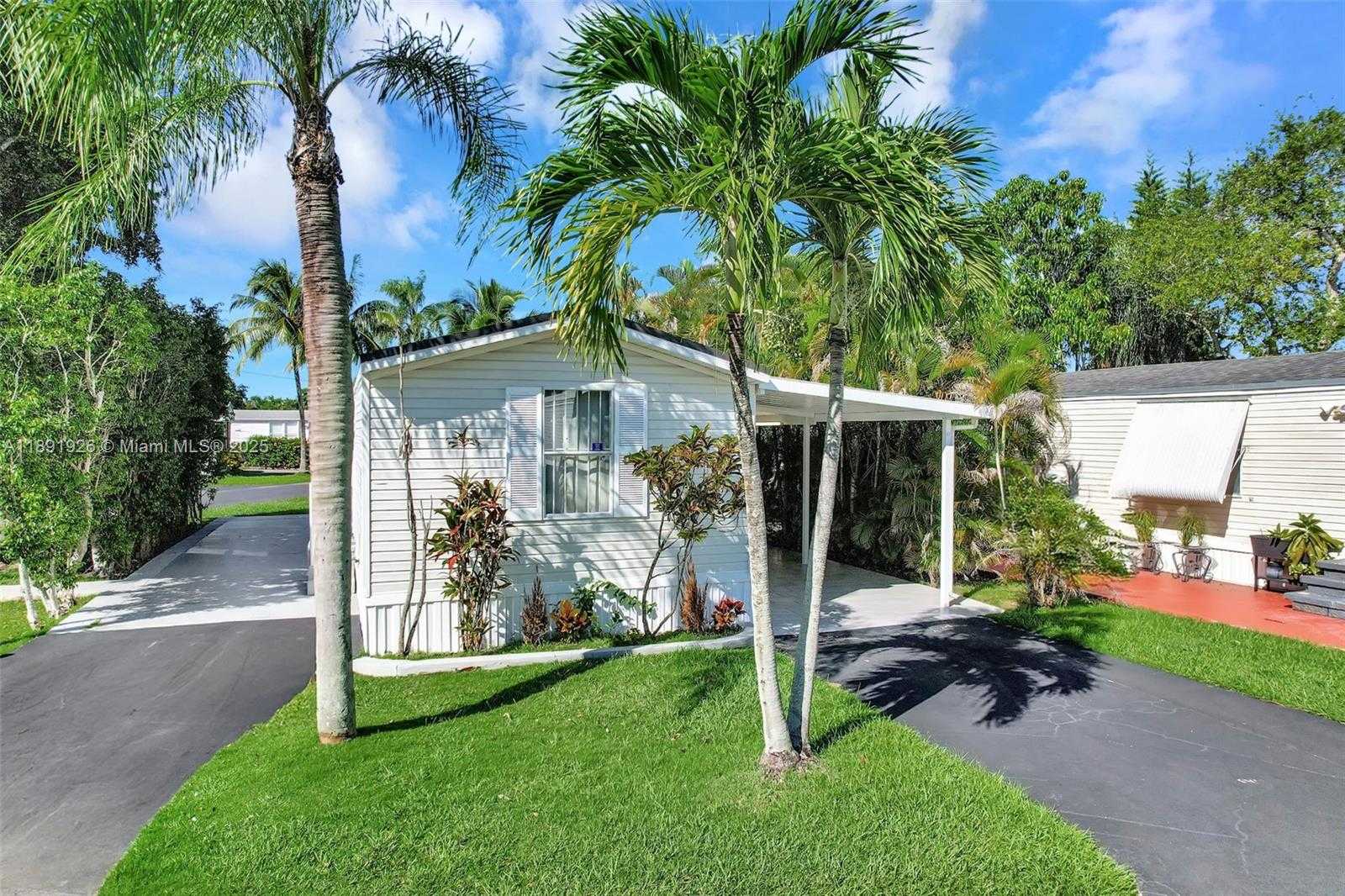 Small Image of 28501 152ND AVE LOT 102, Homestead Number 57