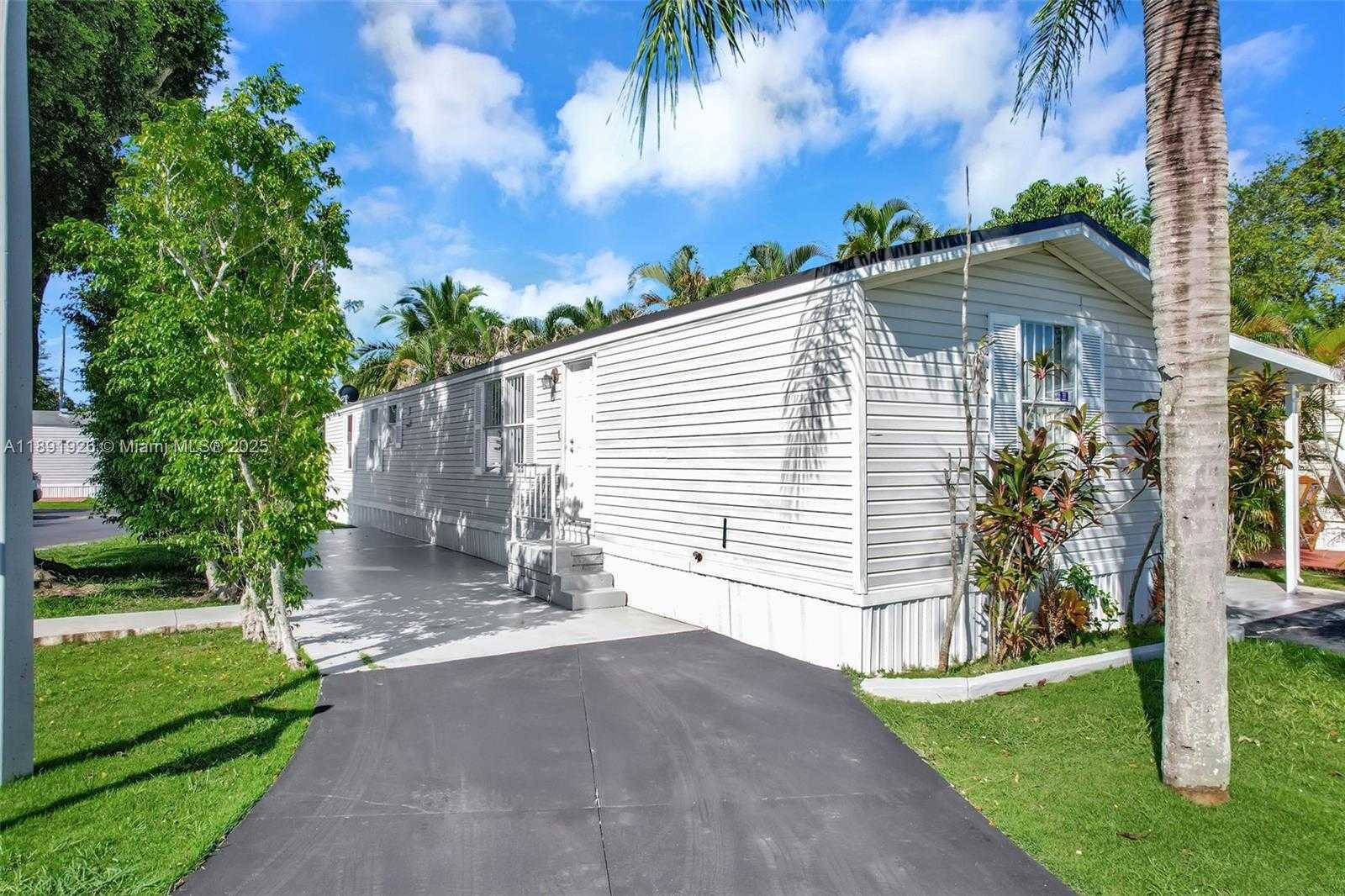 Small Image of 28501 152ND AVE LOT 102, Homestead Number 58