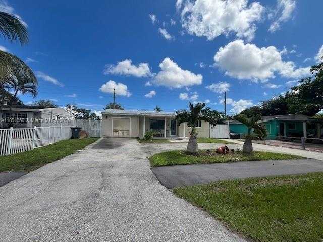 Small Image of 198 EAST BROWNING DR, West Palm Beach Number 1