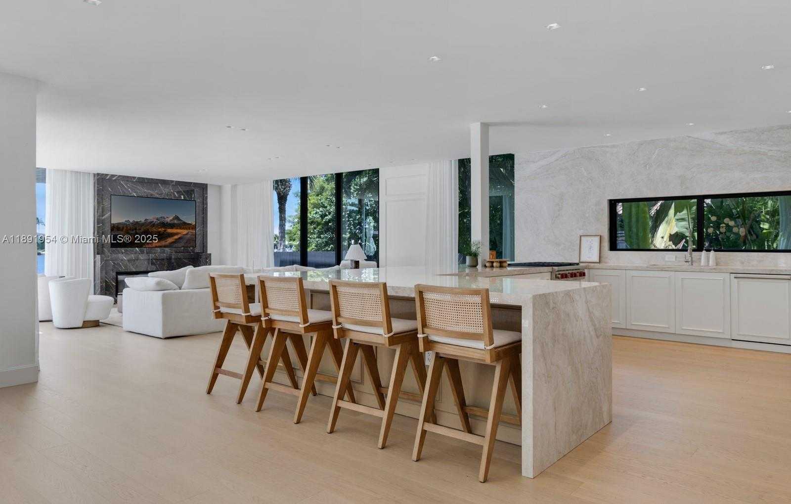 Small Image of 1155 NORTH BISCAYNE POINT RD, Miami Beach Number 11