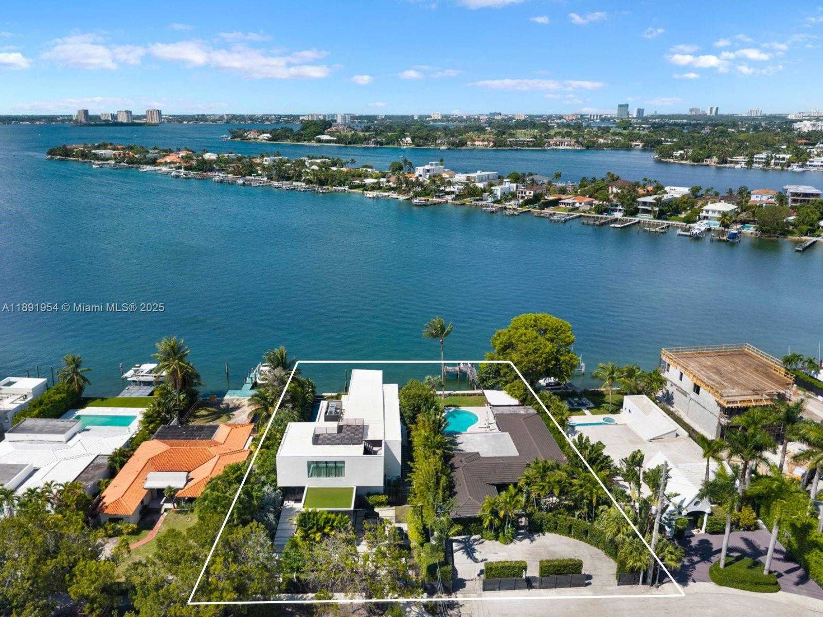 Small Image of 1155 NORTH BISCAYNE POINT RD, Miami Beach Number 2