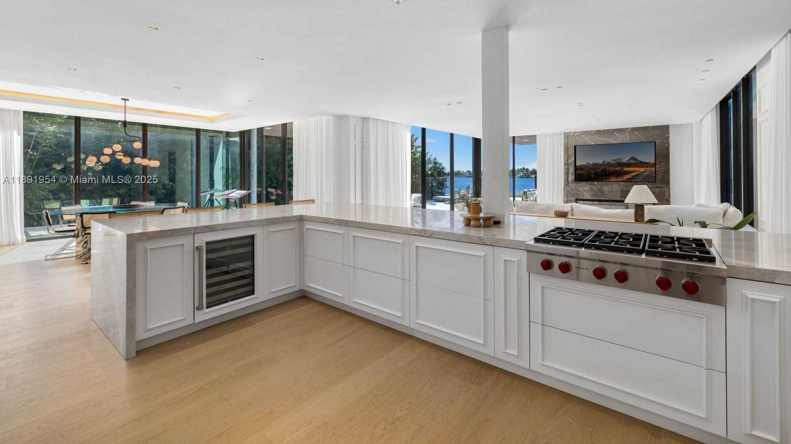 Small Image of 1155 NORTH BISCAYNE POINT RD, Miami Beach Number 9