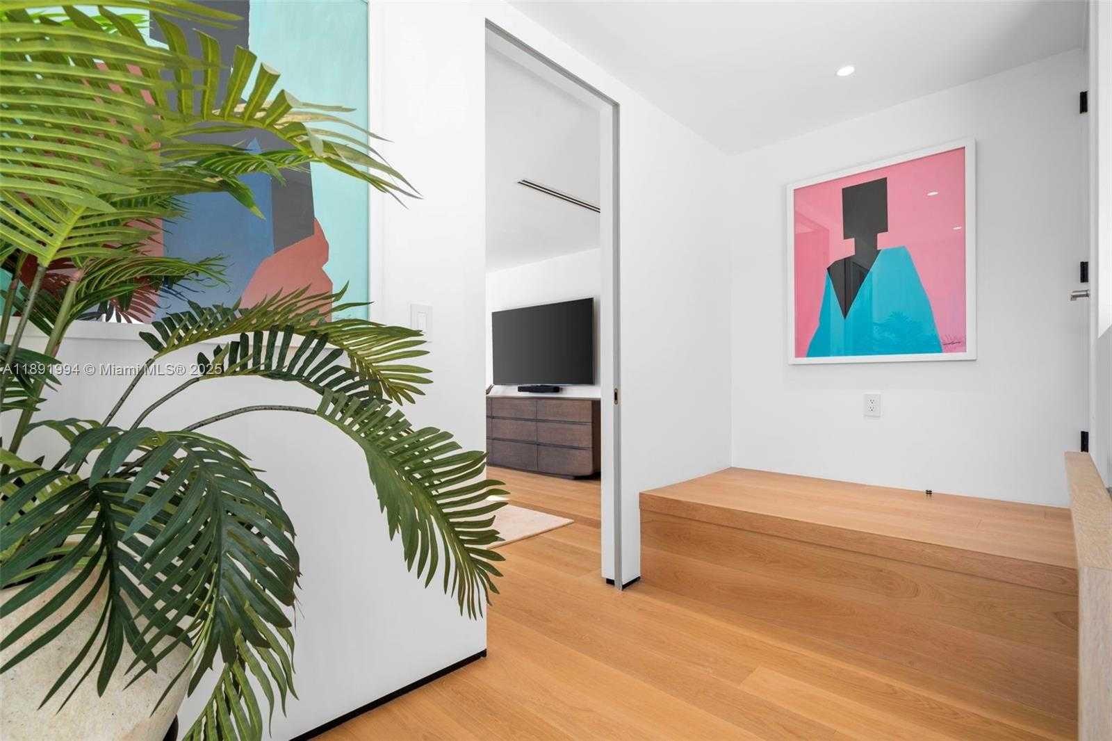 Small Image of 222 EAST RIVO ALTO DR, Miami Beach Number 14