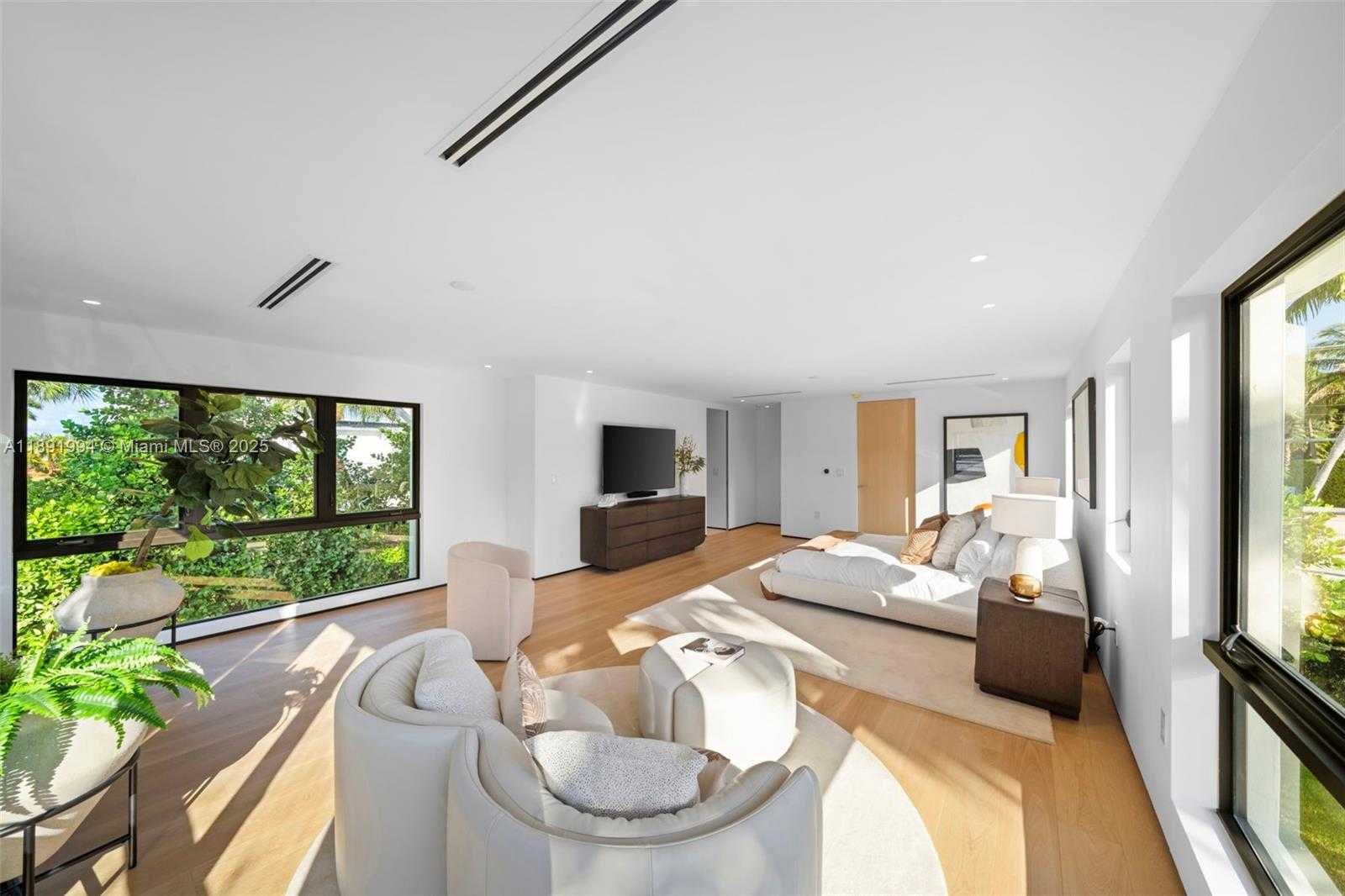 Small Image of 222 EAST RIVO ALTO DR, Miami Beach Number 17