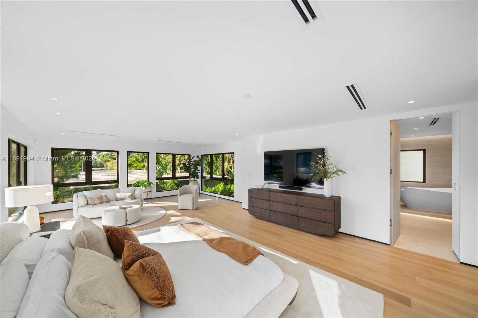 Small Image of 222 EAST RIVO ALTO DR, Miami Beach Number 18