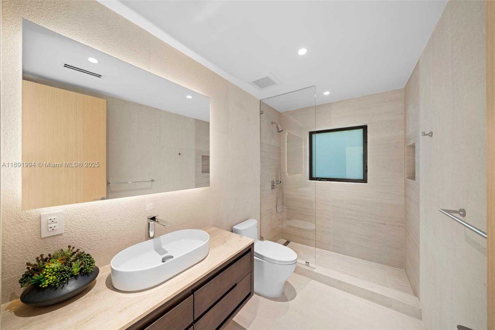 Small Image of 222 EAST RIVO ALTO DR, Miami Beach Number 28