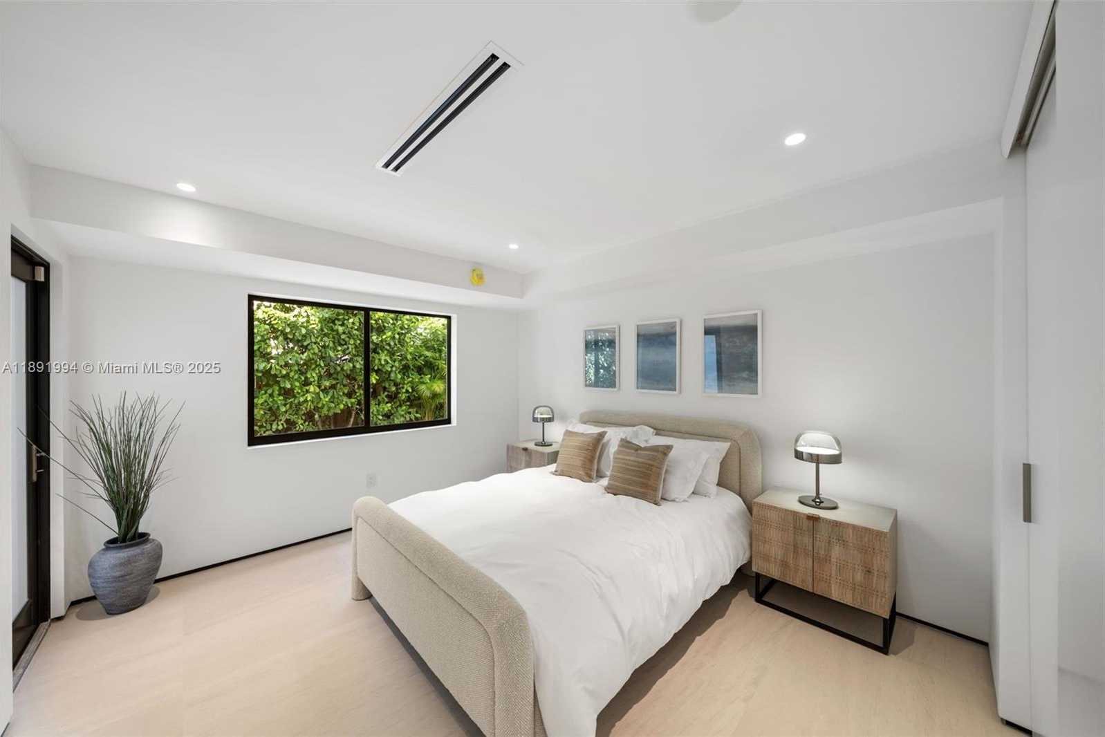 Small Image of 222 EAST RIVO ALTO DR, Miami Beach Number 29