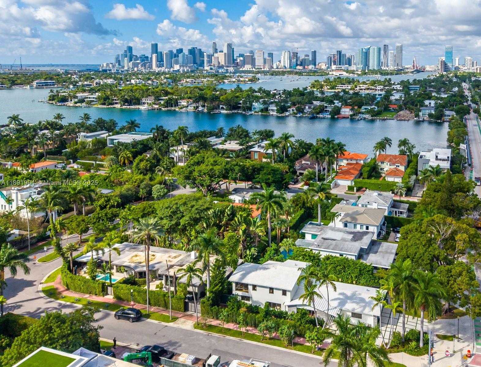 Small Image of 222 EAST RIVO ALTO DR, Miami Beach Number 30