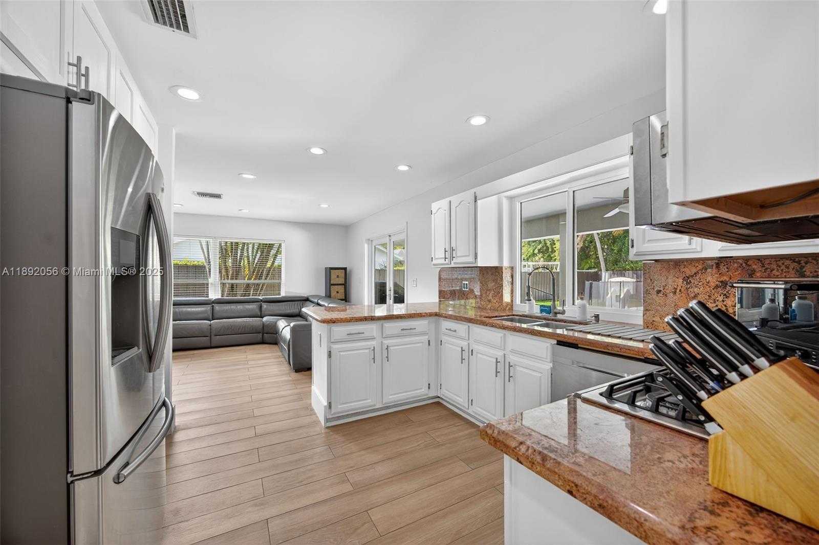 Small Image of 17500 SOUTH WEST 93RD PL, Palmetto Bay Number 18