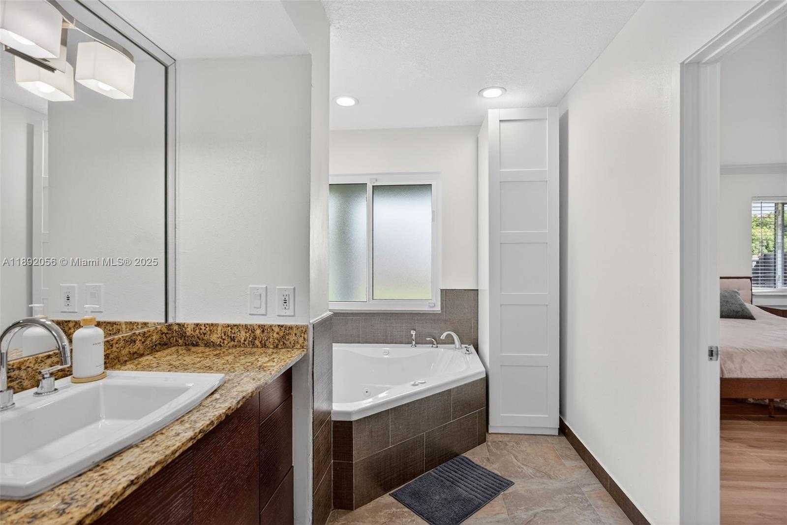 Small Image of 17500 SOUTH WEST 93RD PL, Palmetto Bay Number 26
