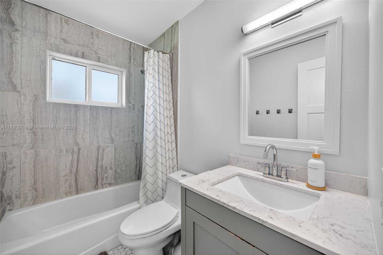 Small Image of 17500 SOUTH WEST 93RD PL, Palmetto Bay Number 33