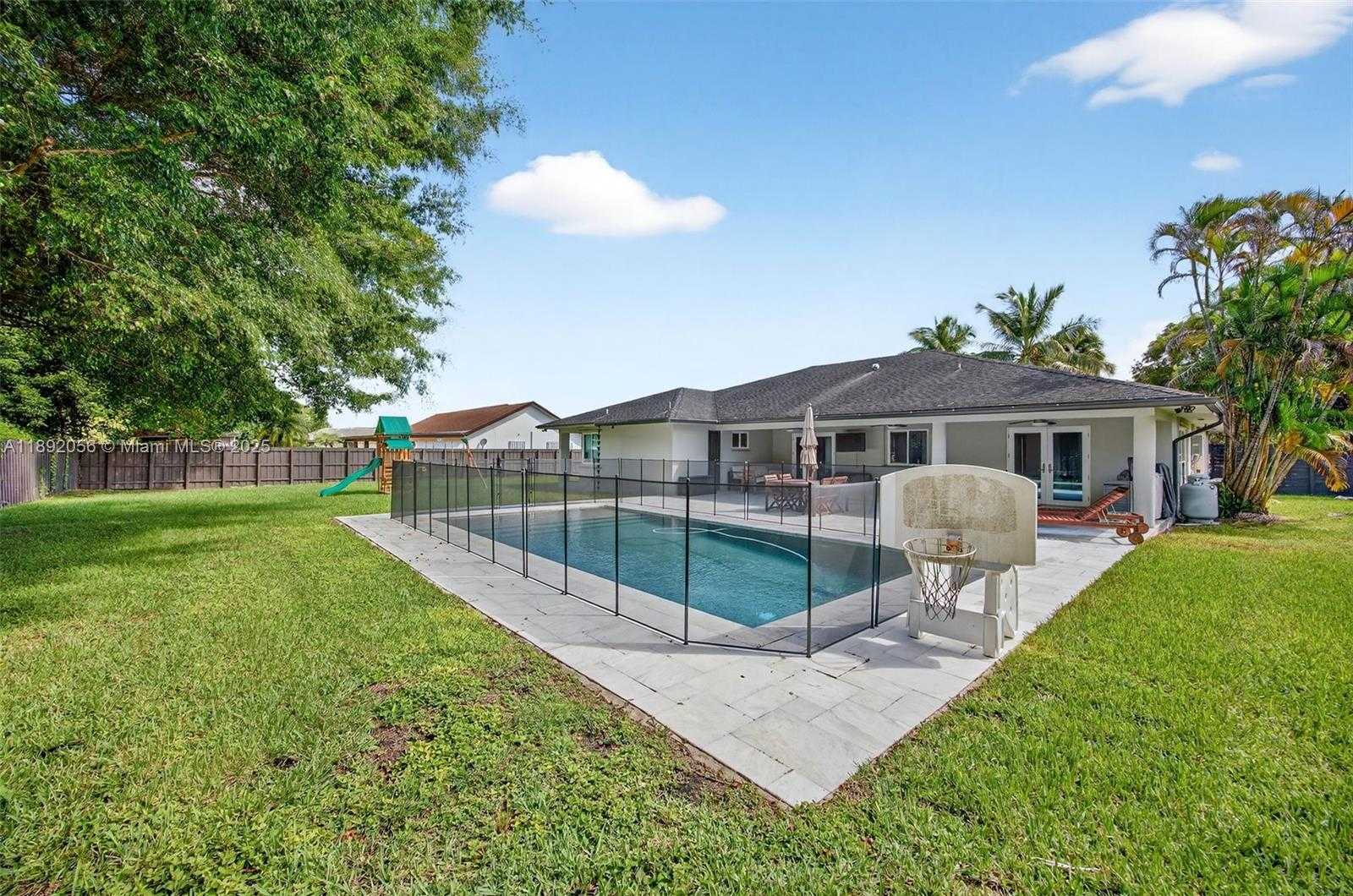Small Image of 17500 SOUTH WEST 93RD PL, Palmetto Bay Number 39