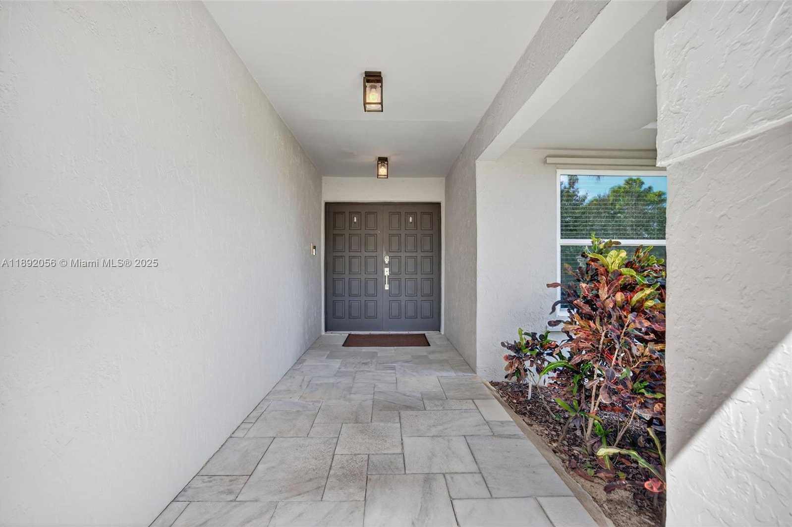 Small Image of 17500 SOUTH WEST 93RD PL, Palmetto Bay Number 4