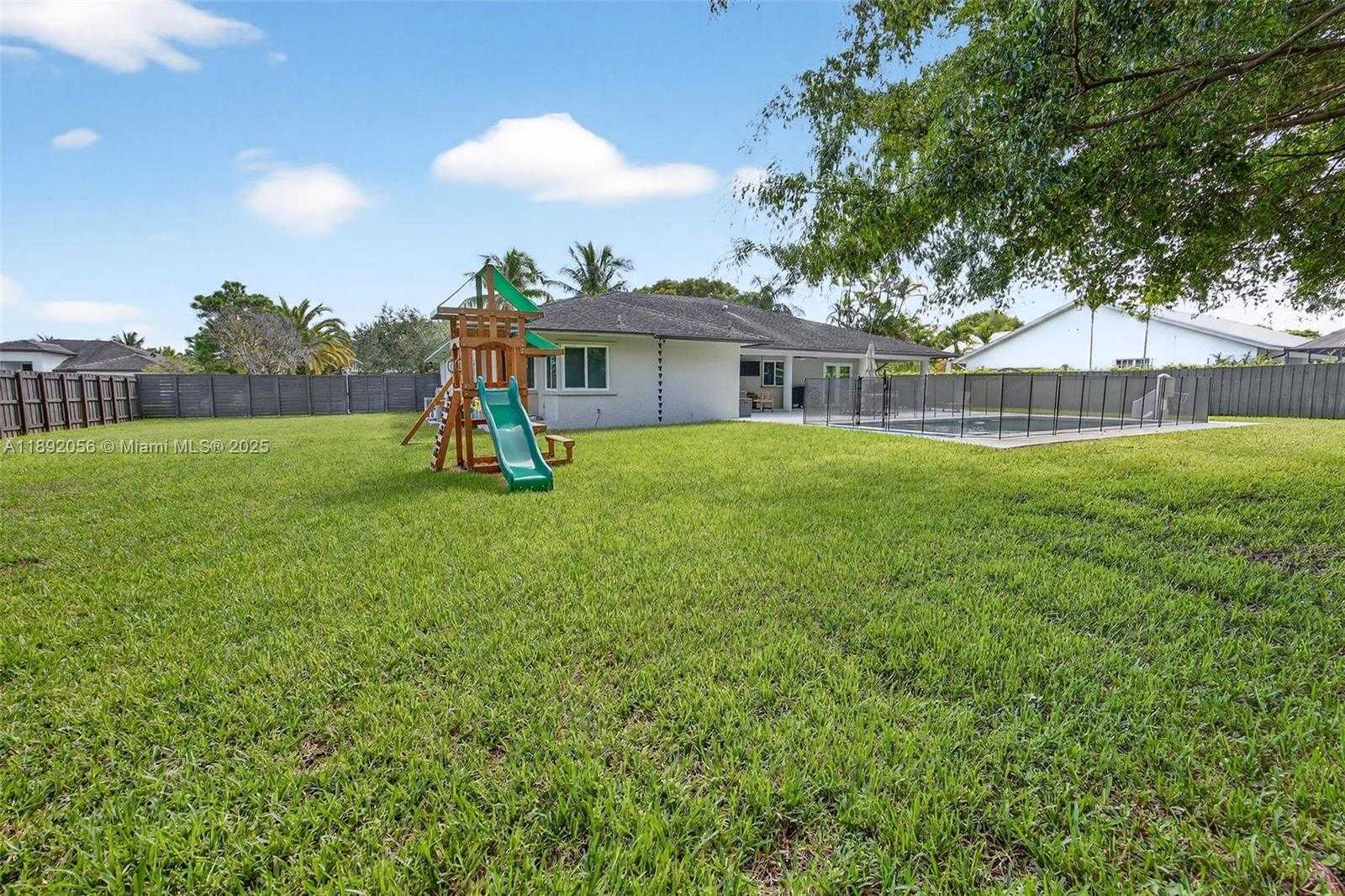 Small Image of 17500 SOUTH WEST 93RD PL, Palmetto Bay Number 41