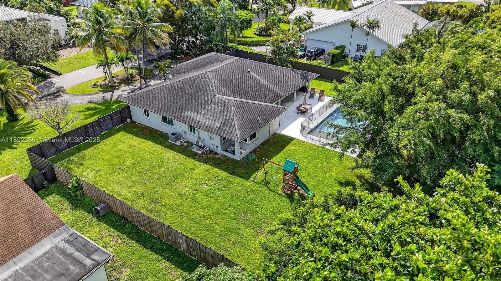 Small Image of 17500 SOUTH WEST 93RD PL, Palmetto Bay Number 44