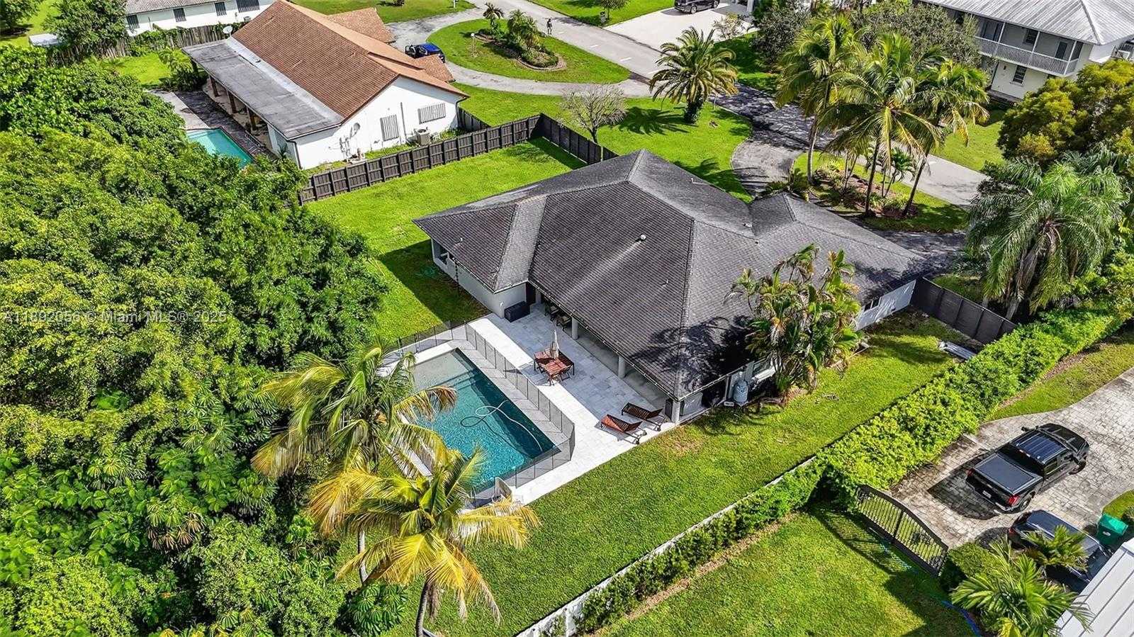 Small Image of 17500 SOUTH WEST 93RD PL, Palmetto Bay Number 45