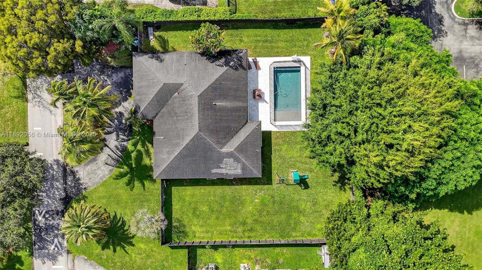 Small Image of 17500 SOUTH WEST 93RD PL, Palmetto Bay Number 47