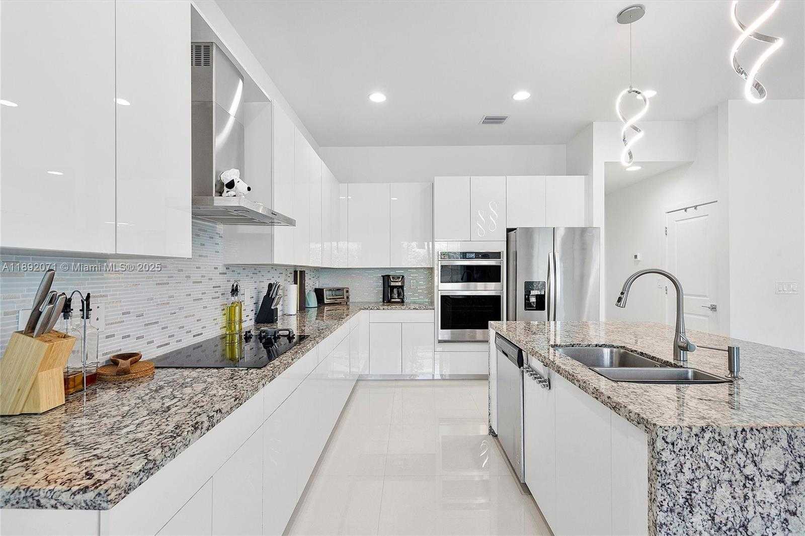 Small Image of 4406 SOUTH WEST 178TH AVE, Miramar Number 3