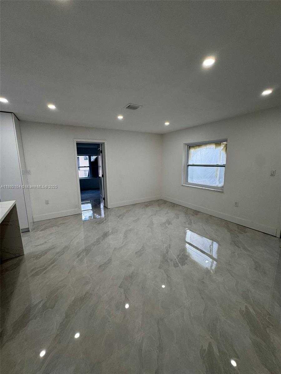 Small Image of 13720 NORTH WEST 4TH CT, North Miami Number 10