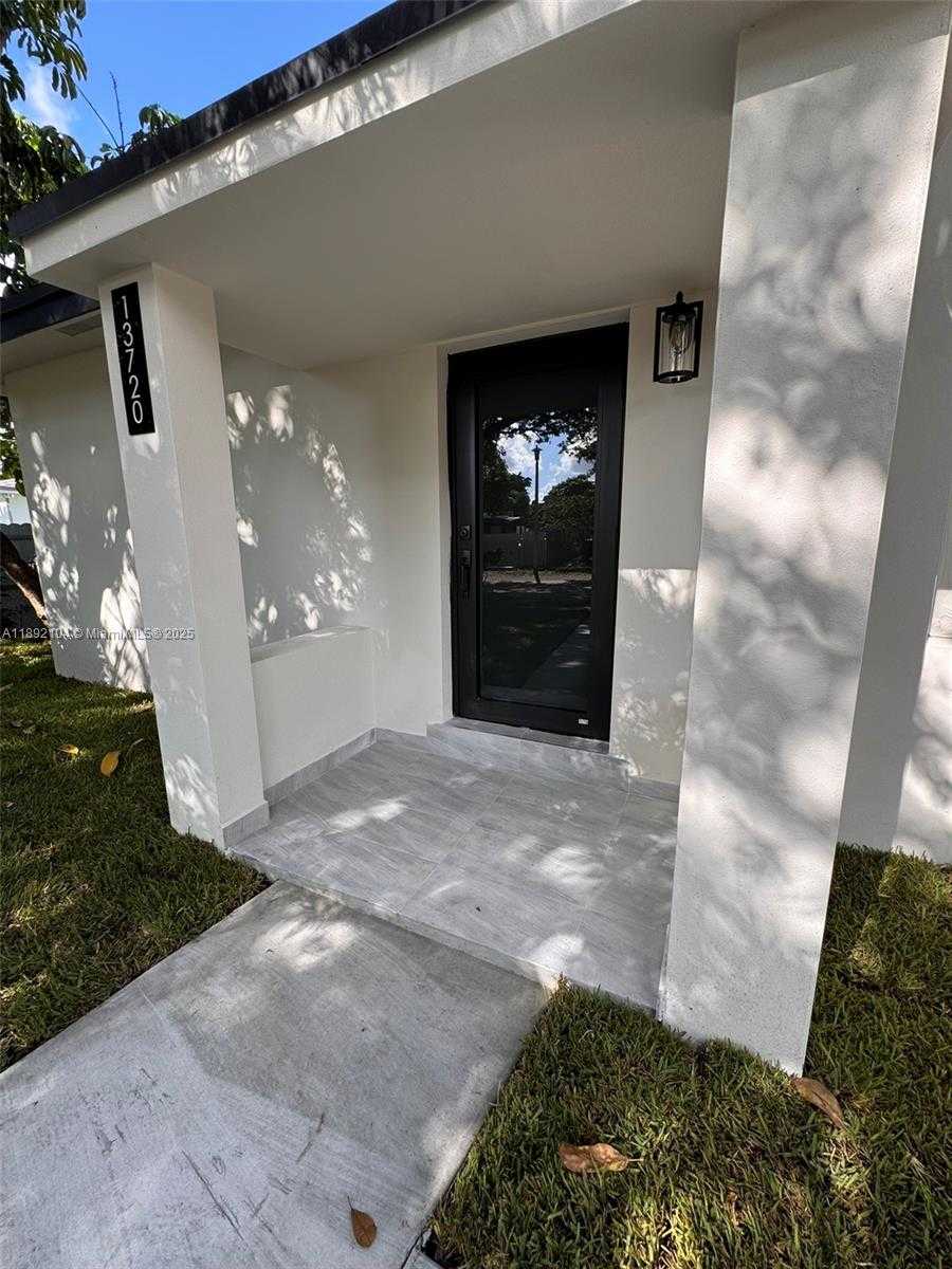 Small Image of 13720 NORTH WEST 4TH CT, North Miami Number 12