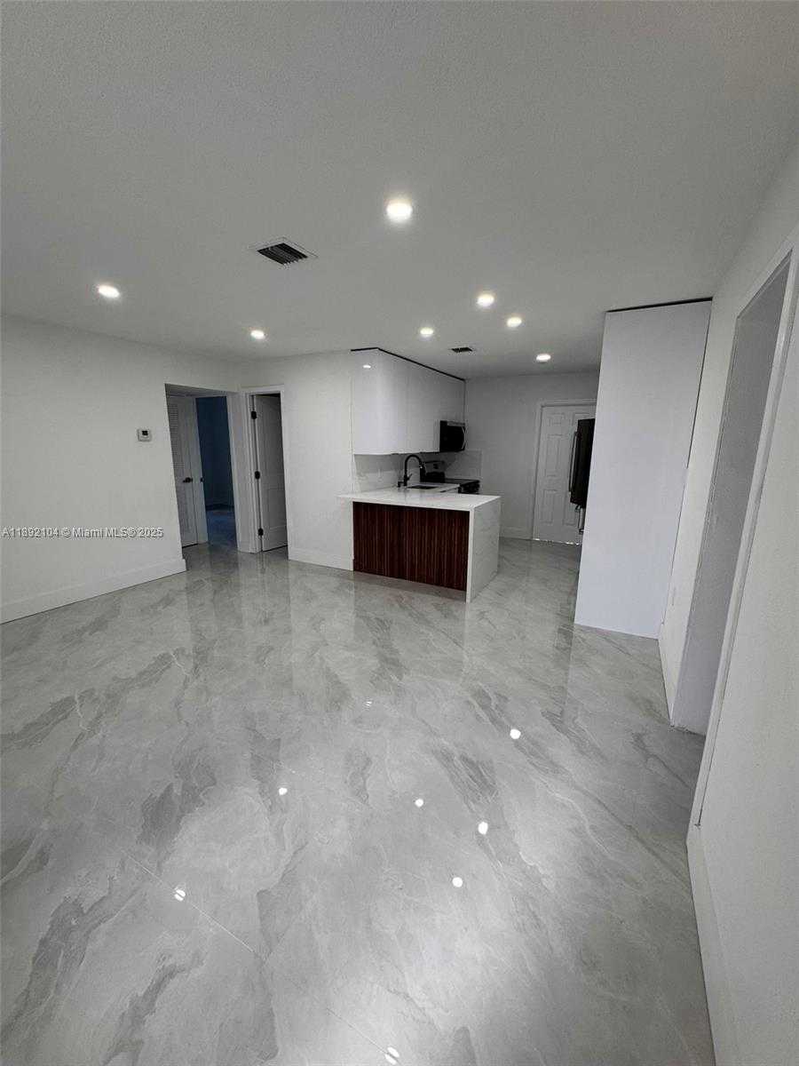 Small Image of 13720 NORTH WEST 4TH CT, North Miami Number 16