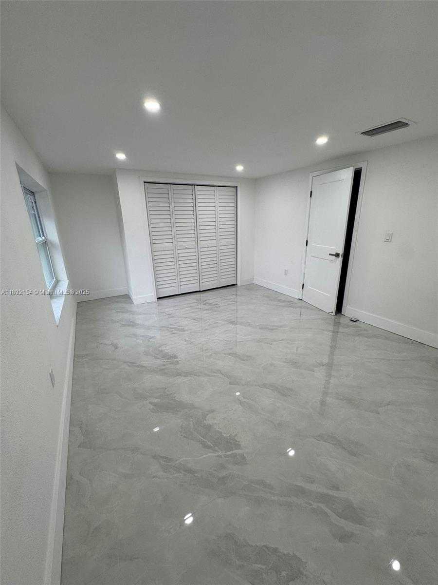 Small Image of 13720 NORTH WEST 4TH CT, North Miami Number 27