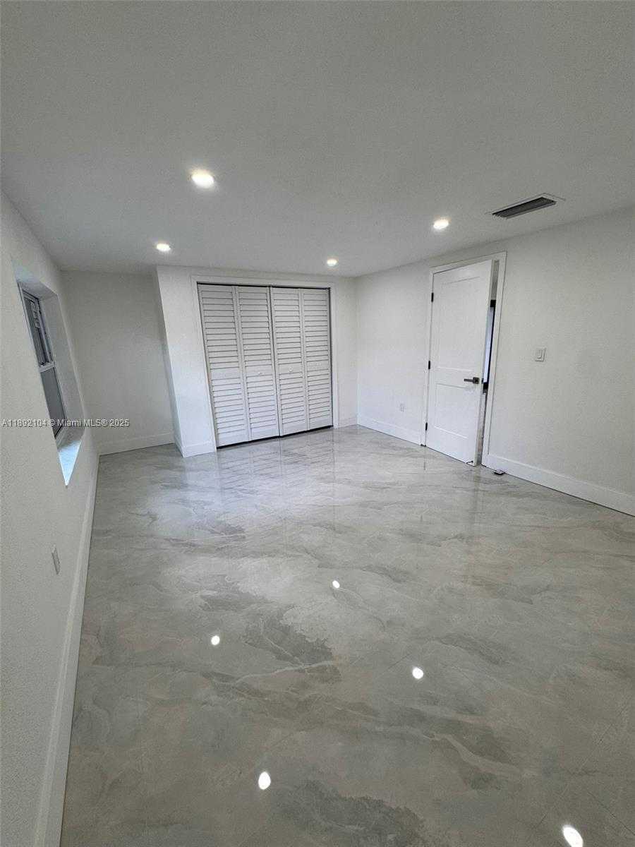 Small Image of 13720 NORTH WEST 4TH CT, North Miami Number 28