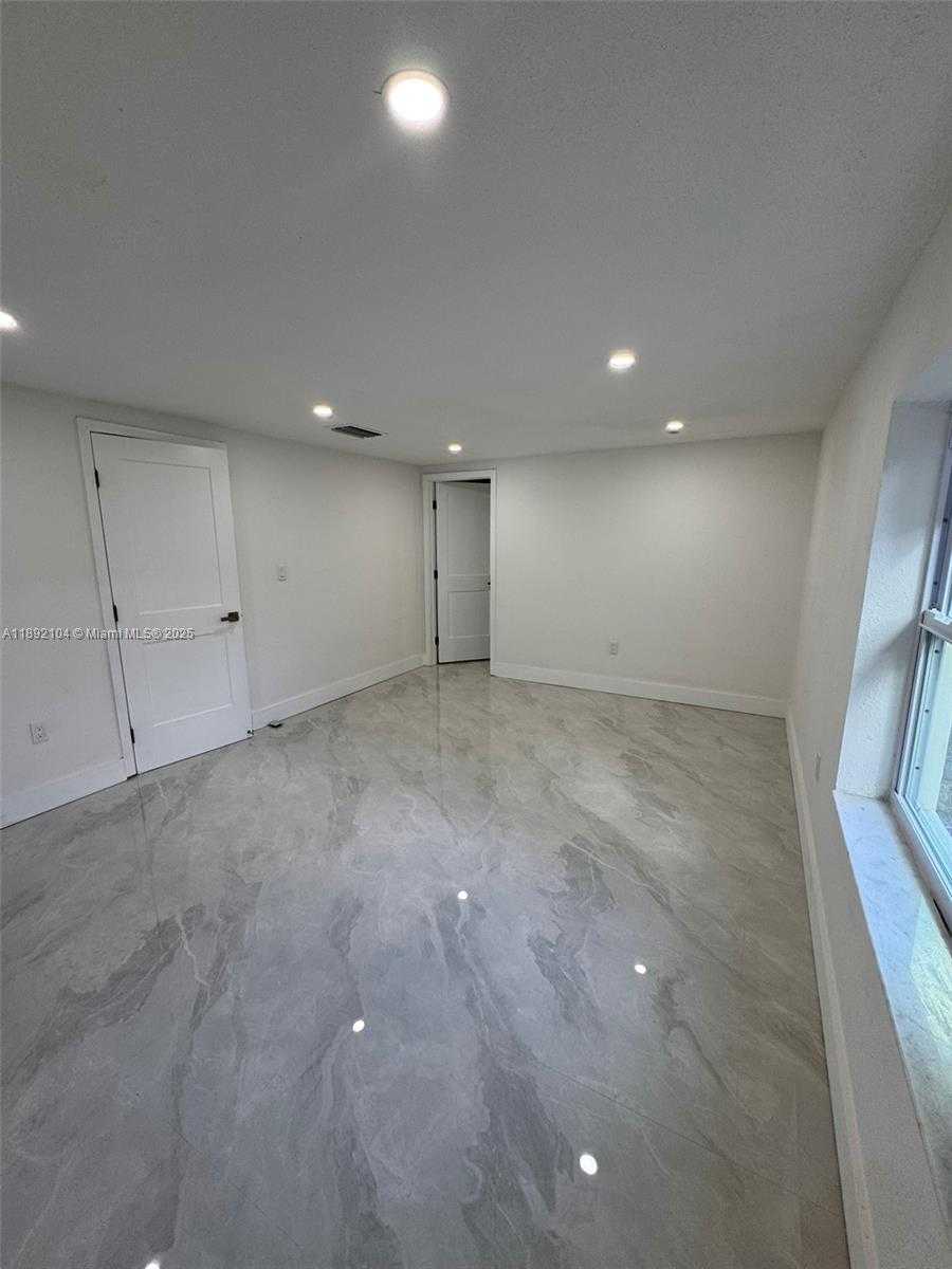Small Image of 13720 NORTH WEST 4TH CT, North Miami Number 38