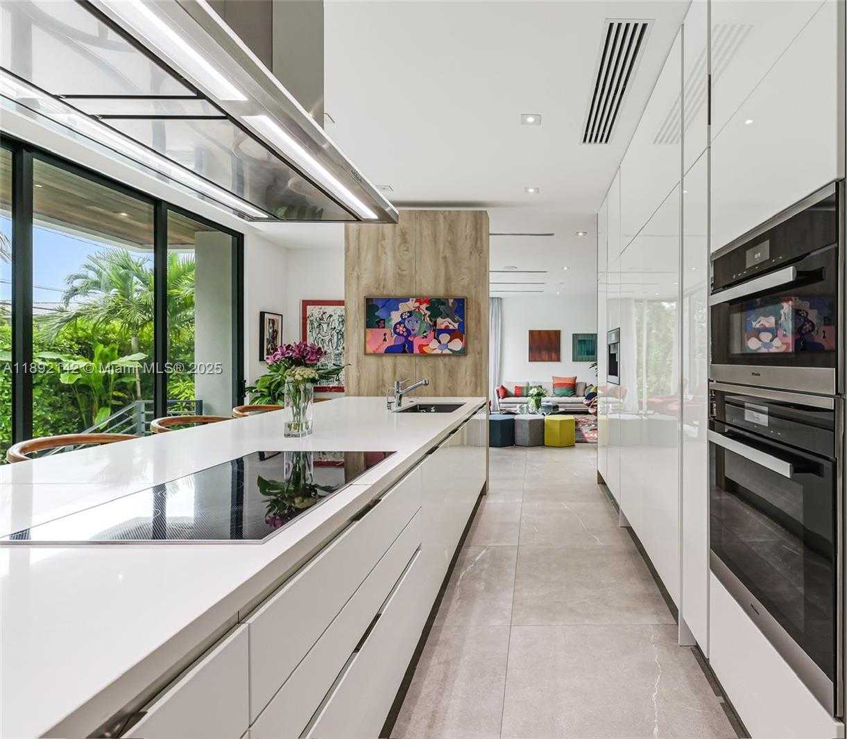 Small Image of 445 RIDGEWOOD RD, Key Biscayne Number 13