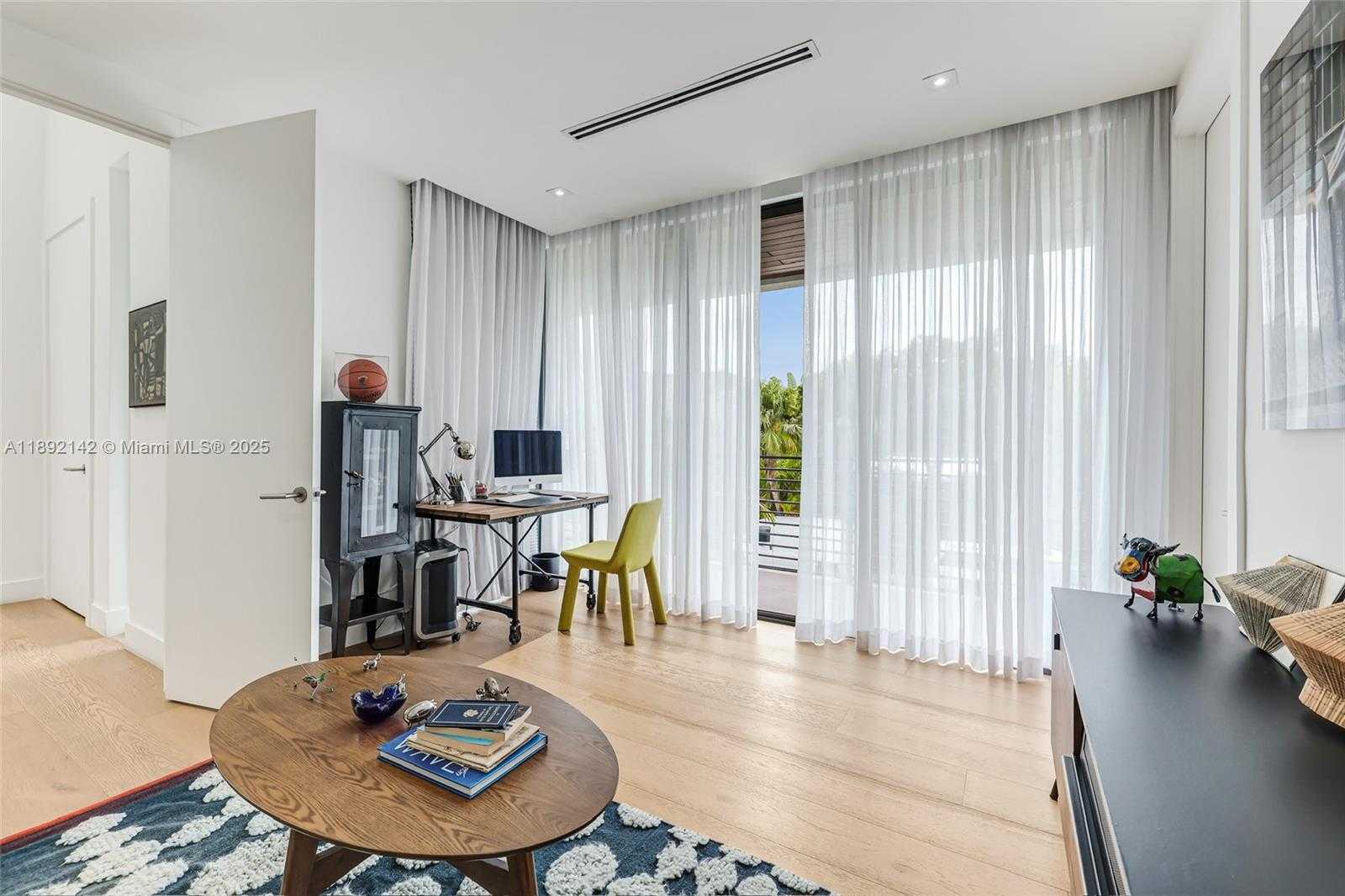 Small Image of 445 RIDGEWOOD RD, Key Biscayne Number 18