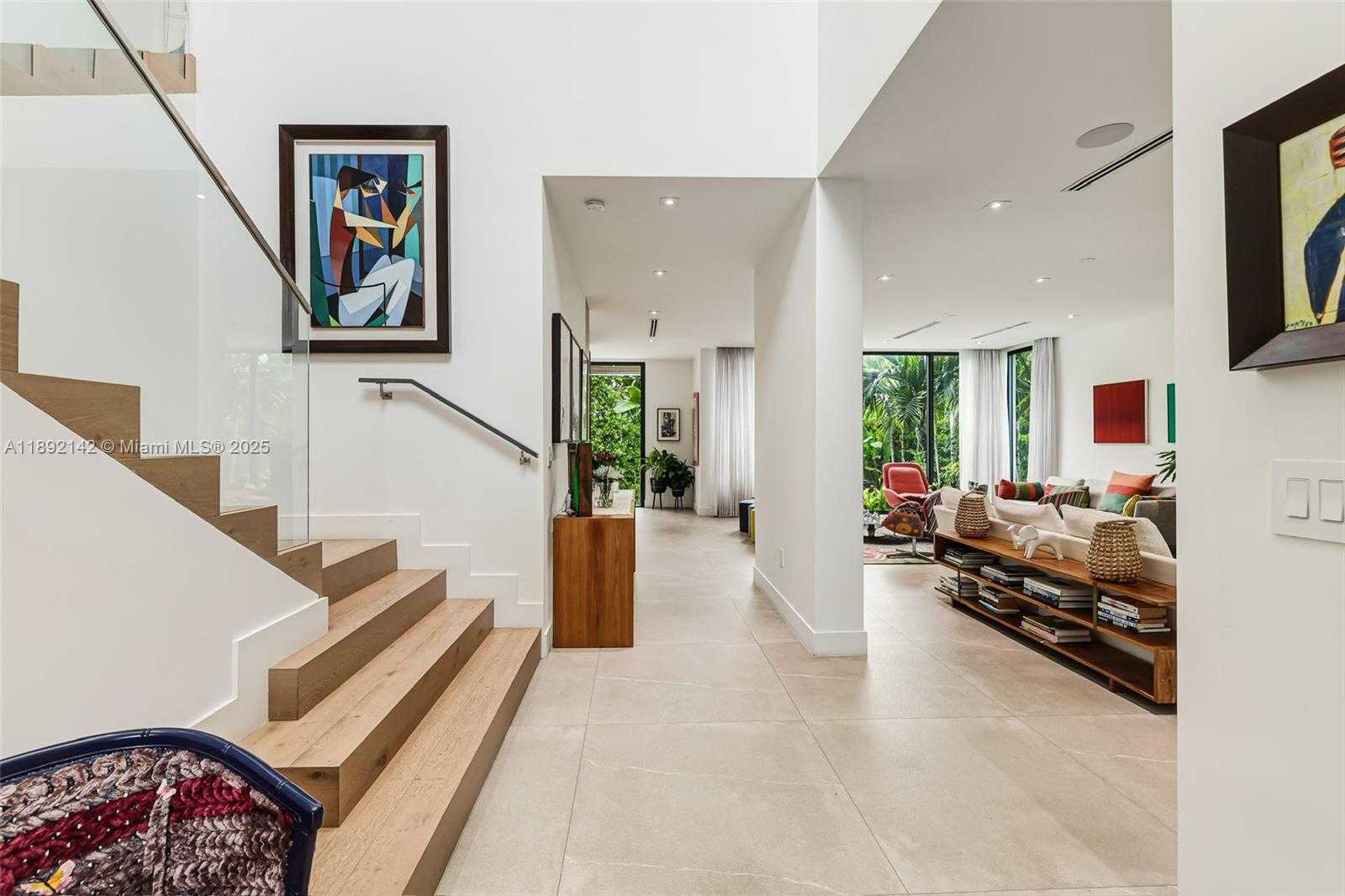 Small Image of 445 RIDGEWOOD RD, Key Biscayne Number 2