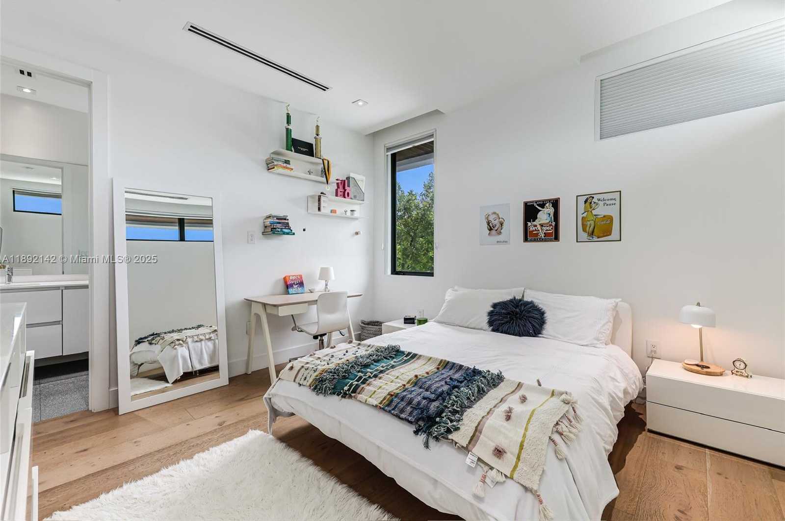 Small Image of 445 RIDGEWOOD RD, Key Biscayne Number 21