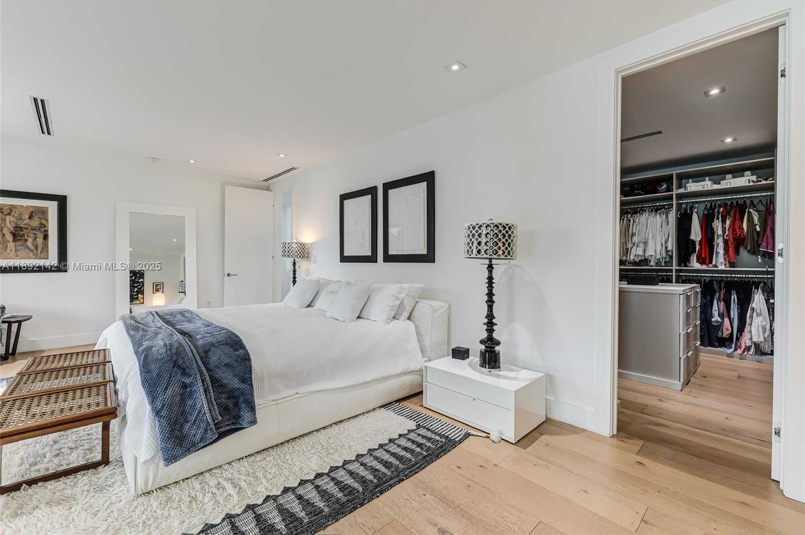 Small Image of 445 RIDGEWOOD RD, Key Biscayne Number 24