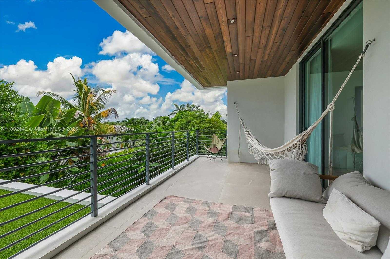 Small Image of 445 RIDGEWOOD RD, Key Biscayne Number 29