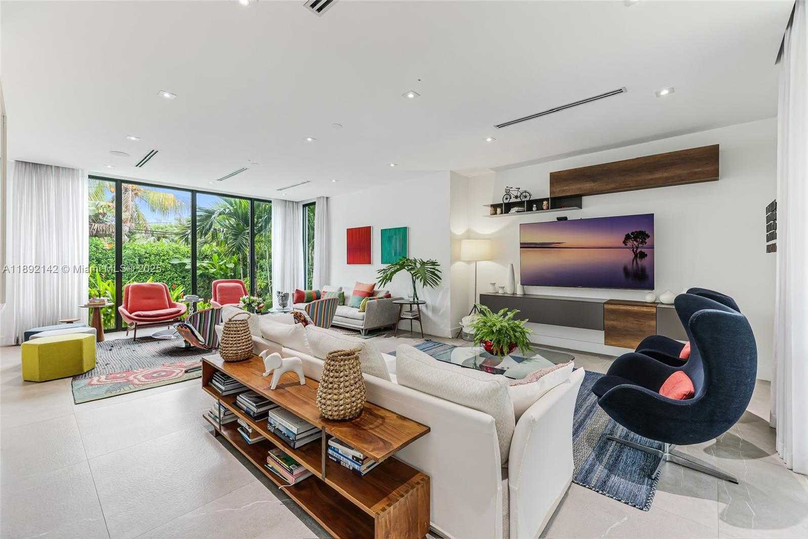 Small Image of 445 RIDGEWOOD RD, Key Biscayne Number 5