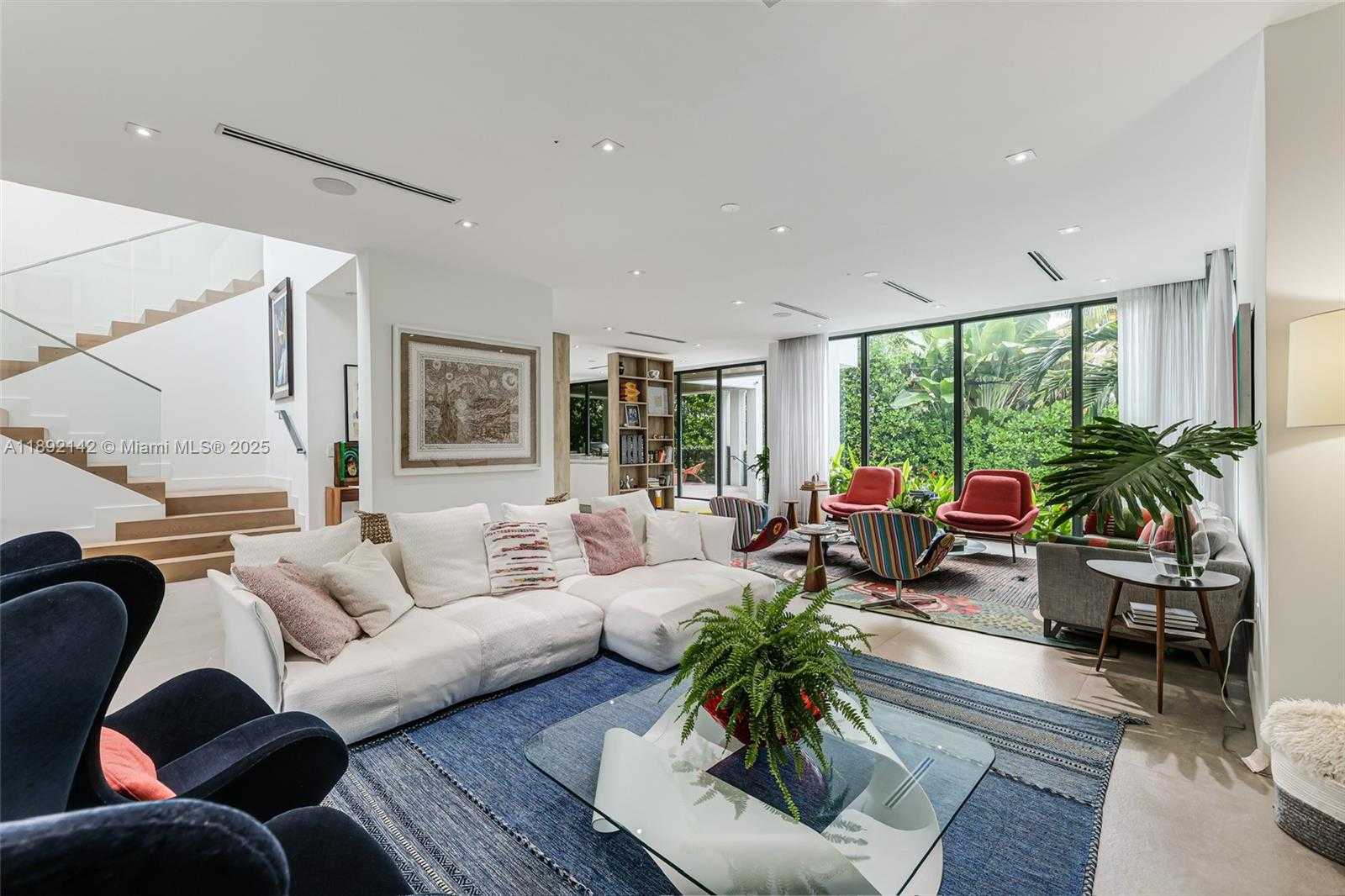 Small Image of 445 RIDGEWOOD RD, Key Biscayne Number 7