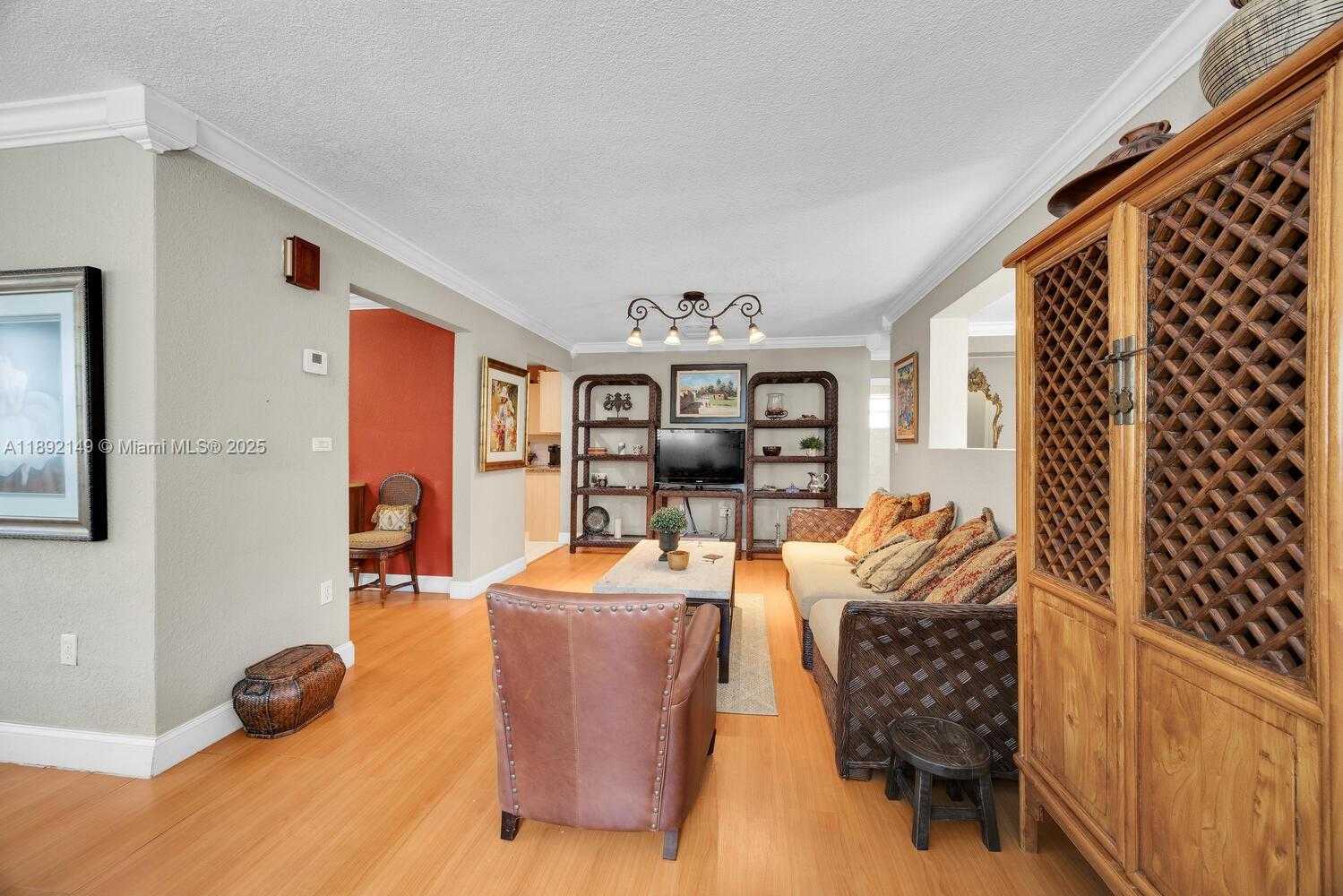 Small Image of 825 EL RADO ST, Coral Gables Number 10