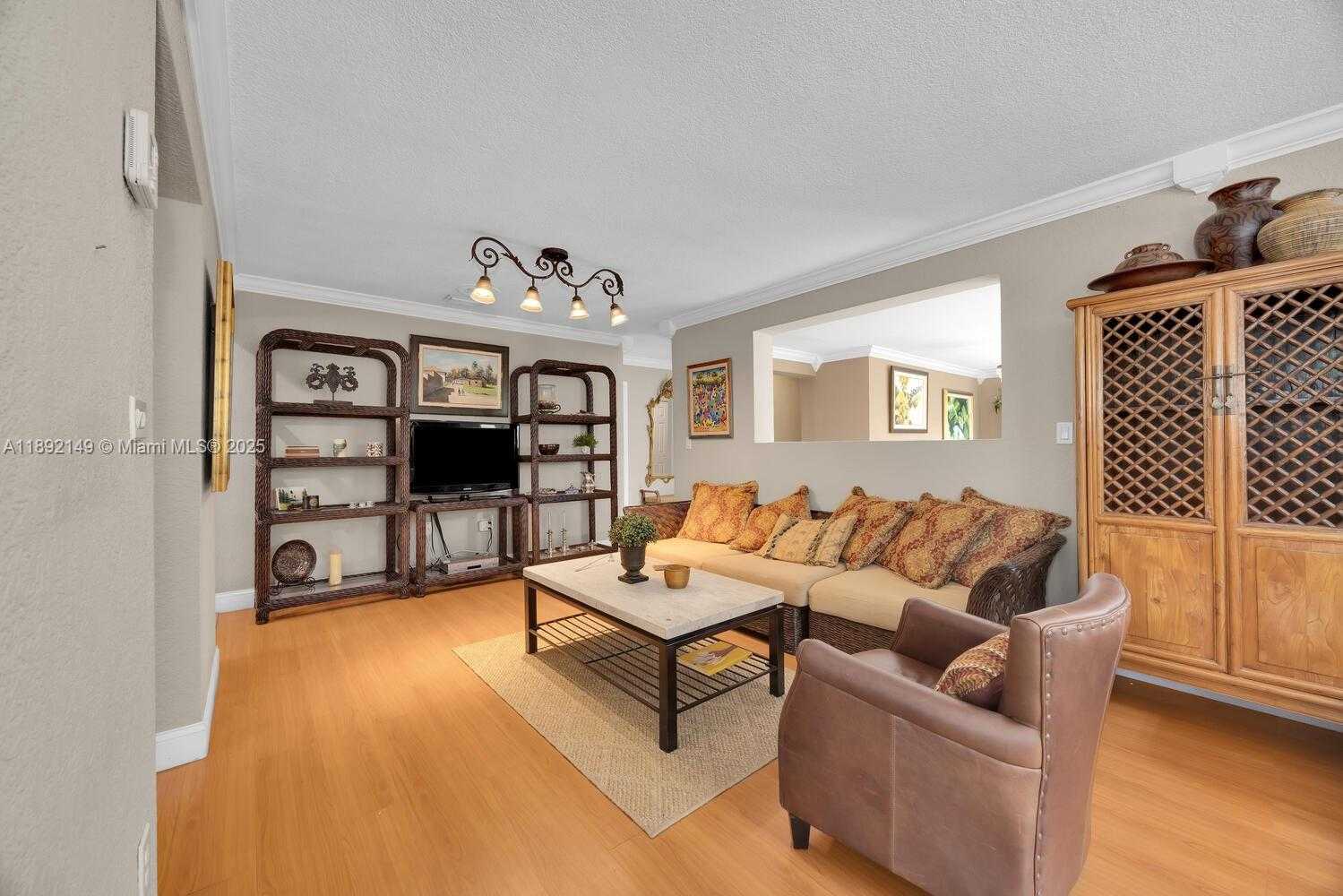 Small Image of 825 EL RADO ST, Coral Gables Number 11