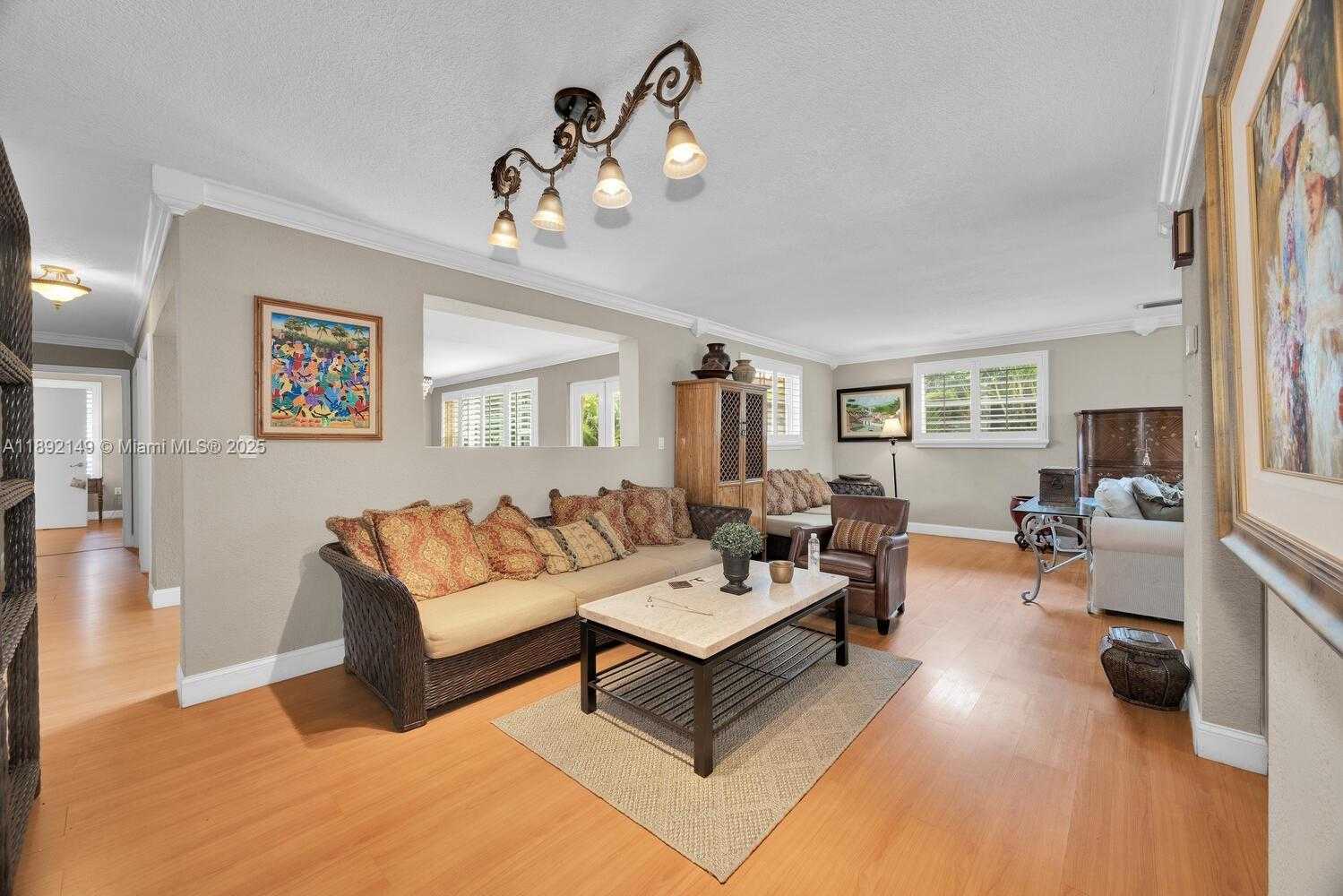 Small Image of 825 EL RADO ST, Coral Gables Number 12
