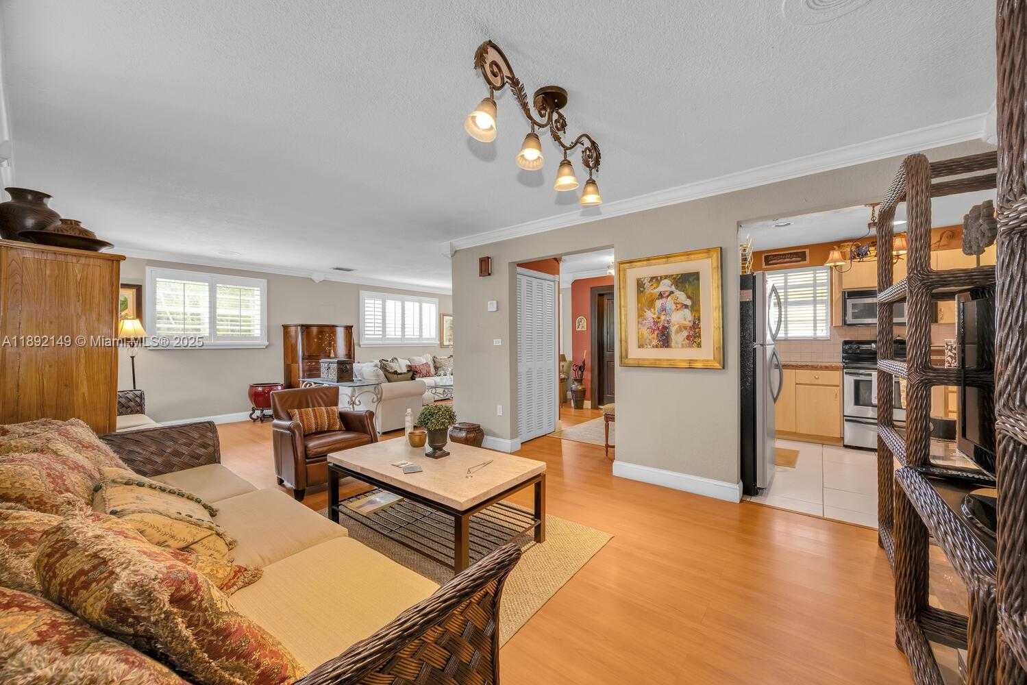 Small Image of 825 EL RADO ST, Coral Gables Number 13