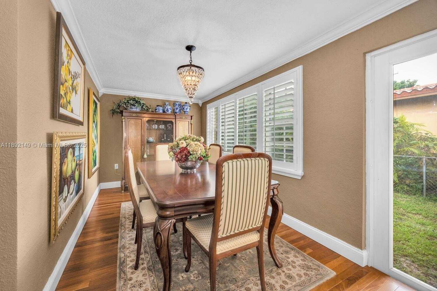 Small Image of 825 EL RADO ST, Coral Gables Number 20