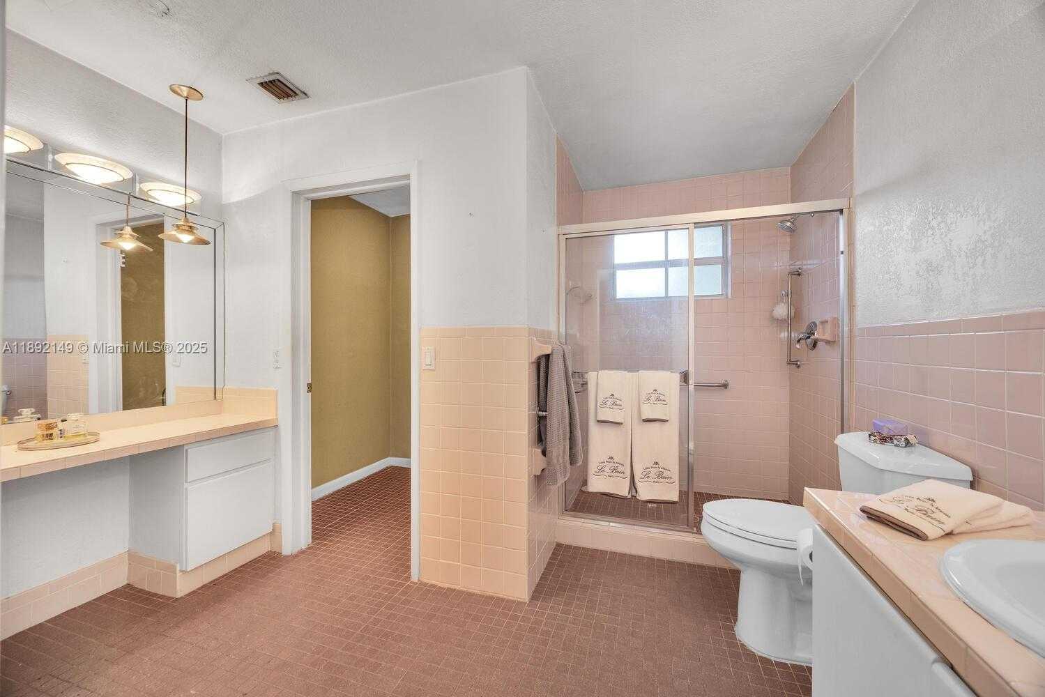 Small Image of 825 EL RADO ST, Coral Gables Number 27