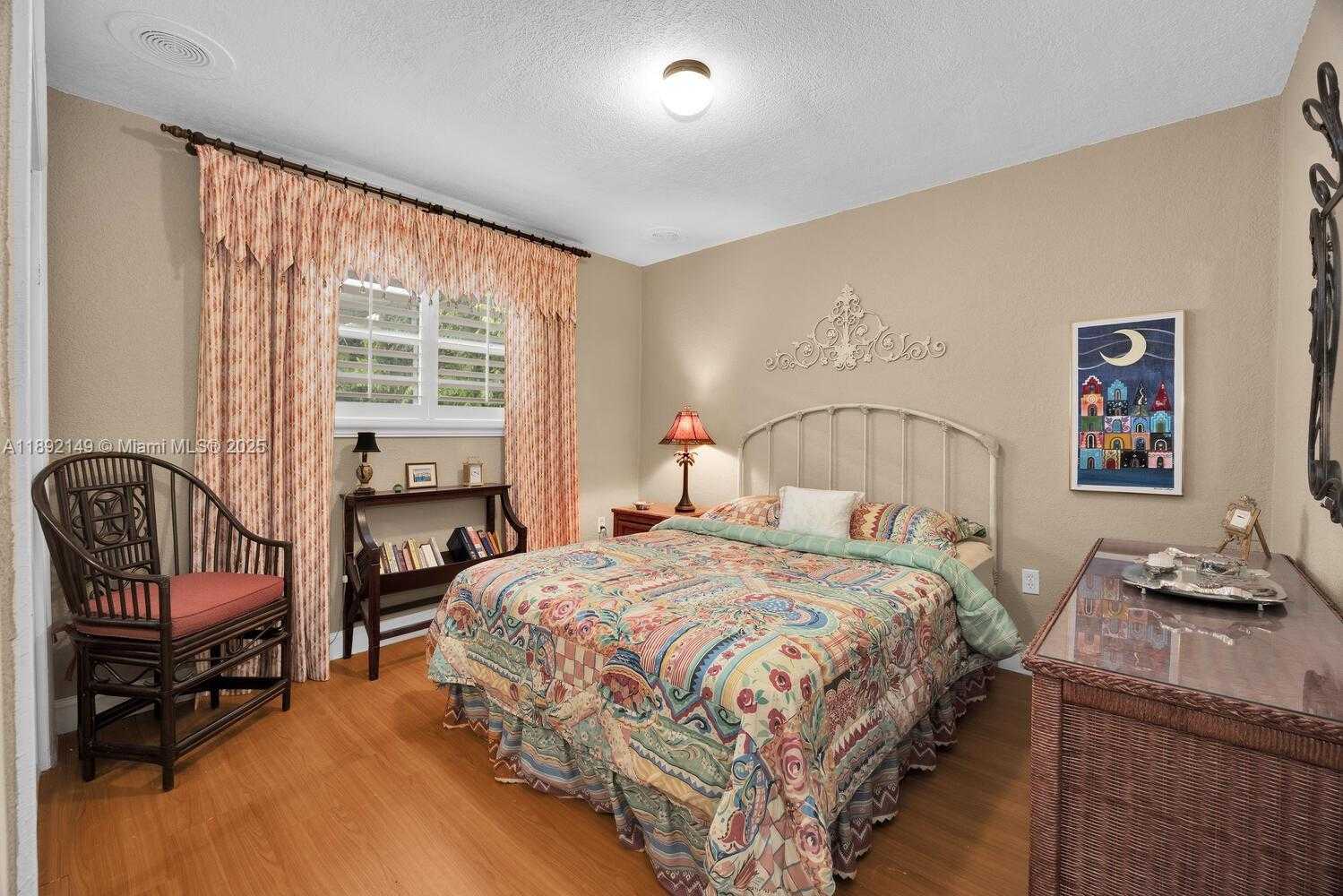 Small Image of 825 EL RADO ST, Coral Gables Number 30