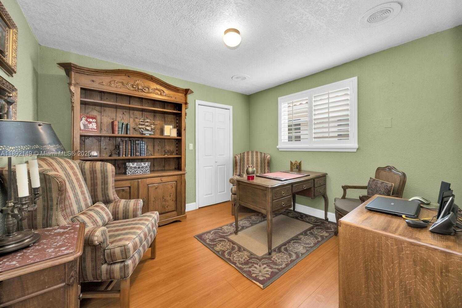 Small Image of 825 EL RADO ST, Coral Gables Number 31
