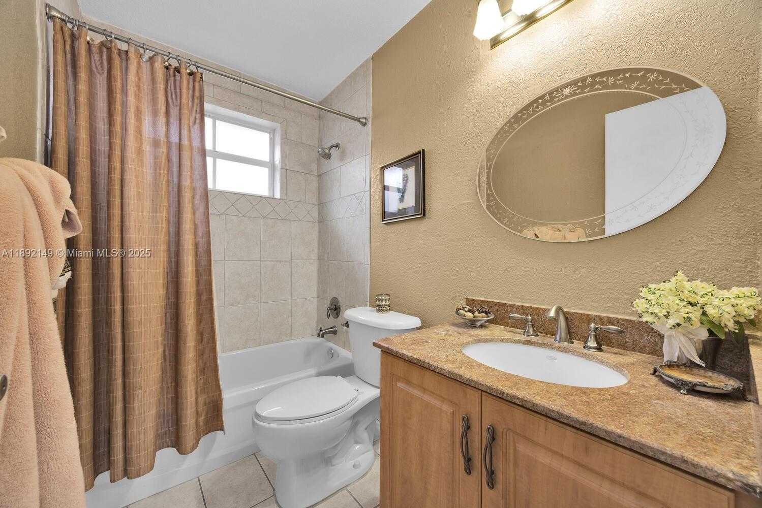 Small Image of 825 EL RADO ST, Coral Gables Number 32