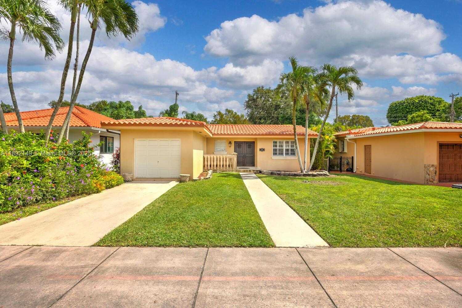 Small Image of 825 EL RADO ST, Coral Gables Number 38