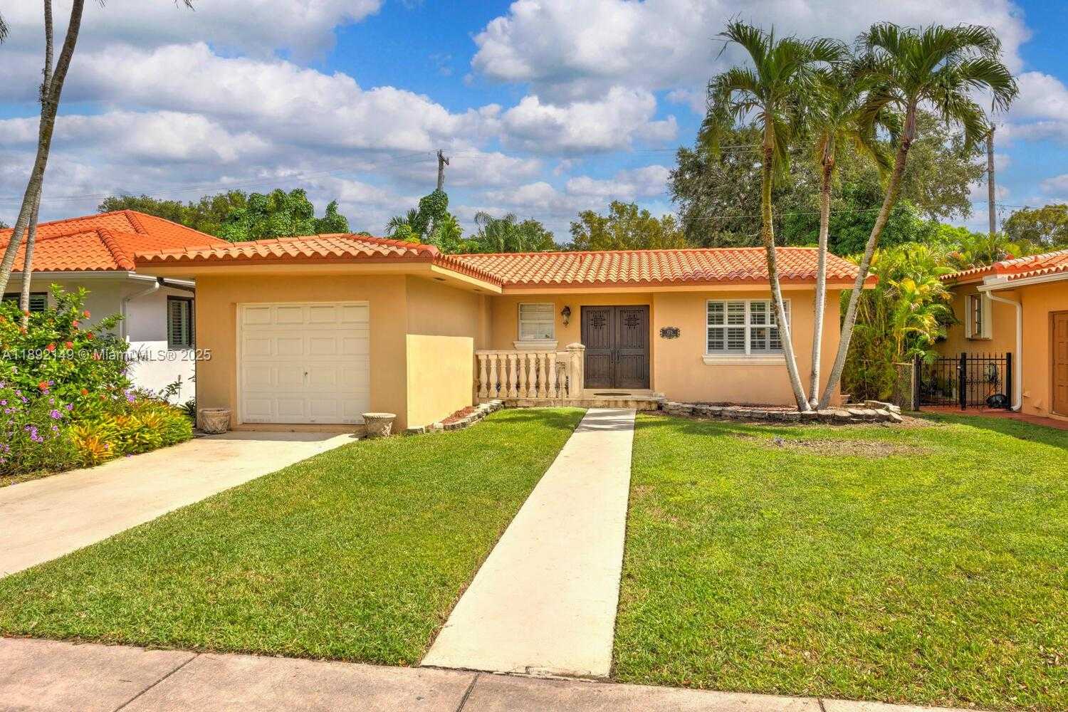 Small Image of 825 EL RADO ST, Coral Gables Number 39